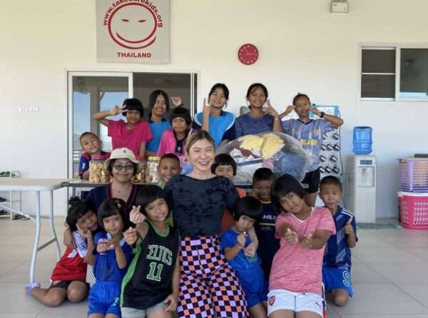 Thanks to Khun Tangmo for the sweet snacks for our children