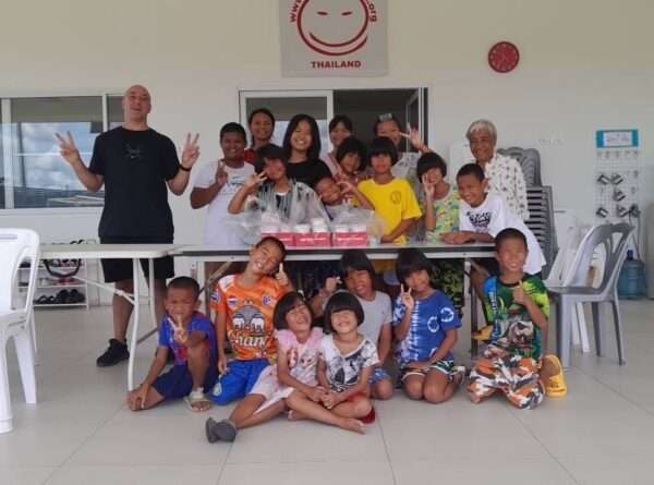 Thanks, Carl and Nicky, for the delicious Songkran snacks!