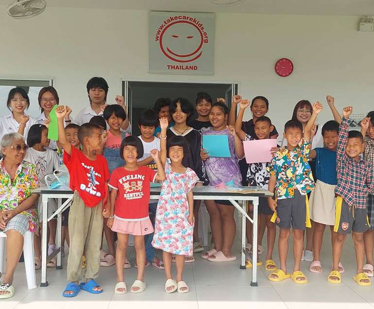 Grazie agli student dell’ Universita’ Silpakorn.