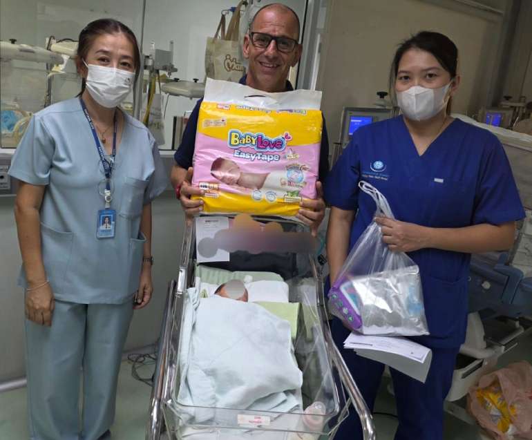 Latte e pannolini per Awa