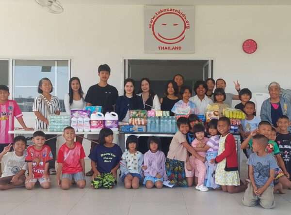 A great visit from Mrs Saw, June and Family