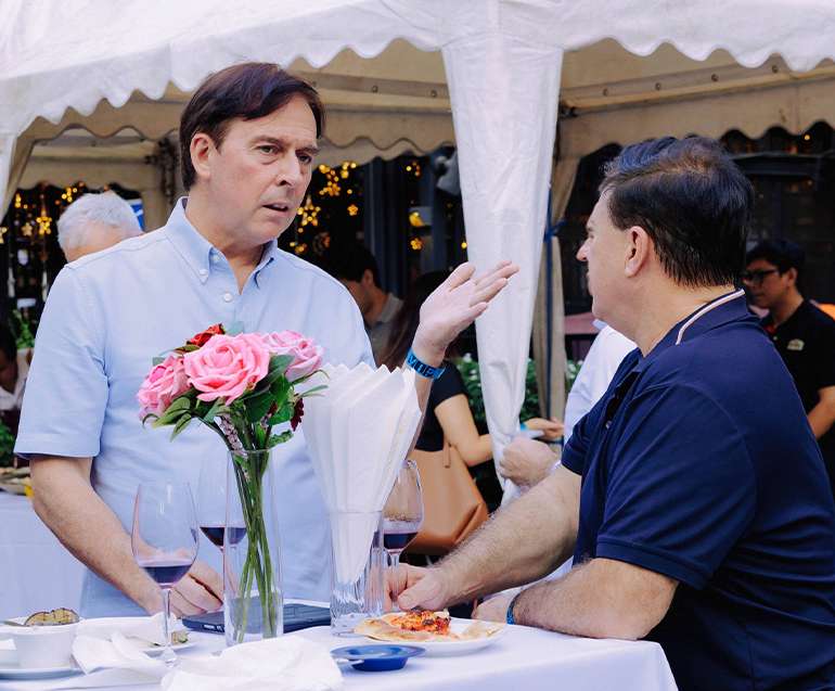 Thanks Roberto and DiVino Thonglor